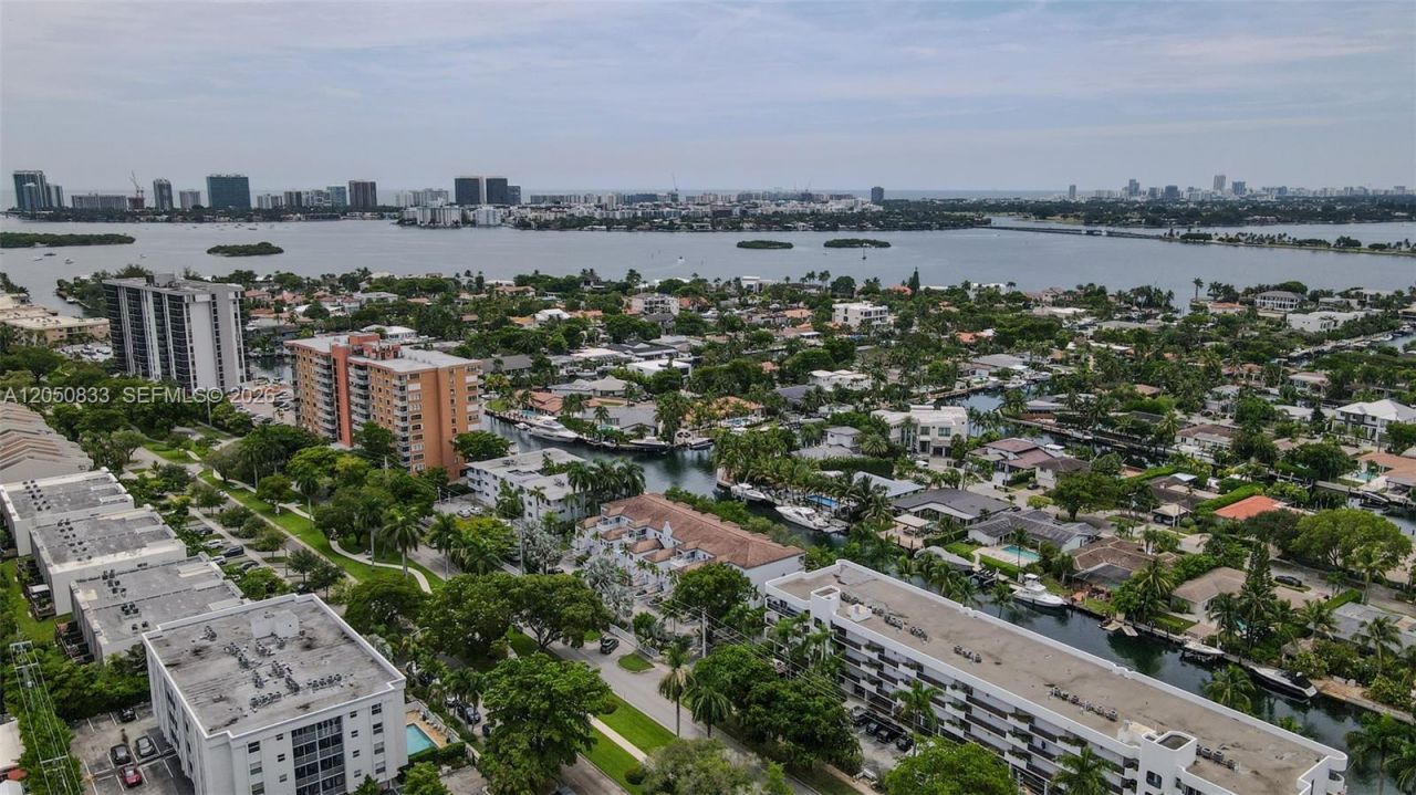 2404 NE 135th St, Unit 2404, North Miami, FL 33181 Photo
