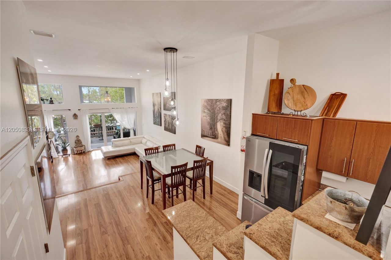 2404 NE 135th St, Unit 2404, North Miami, FL 33181 Photo