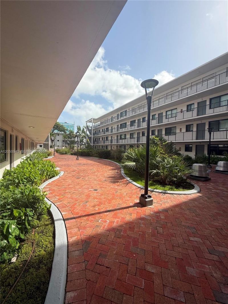 2924 Day Ave, Unit N110, Miami, FL 33133 Photo