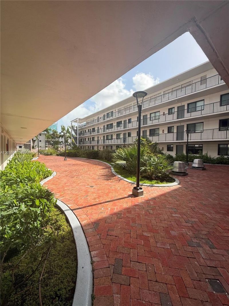 2924 Day Ave, Unit N110, Miami, FL 33133 Photo