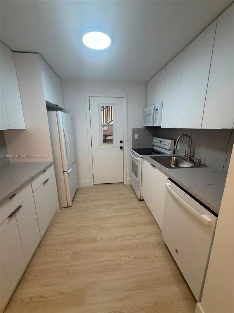 2924 Day Ave, Unit N110, Miami, FL 33133 Photo