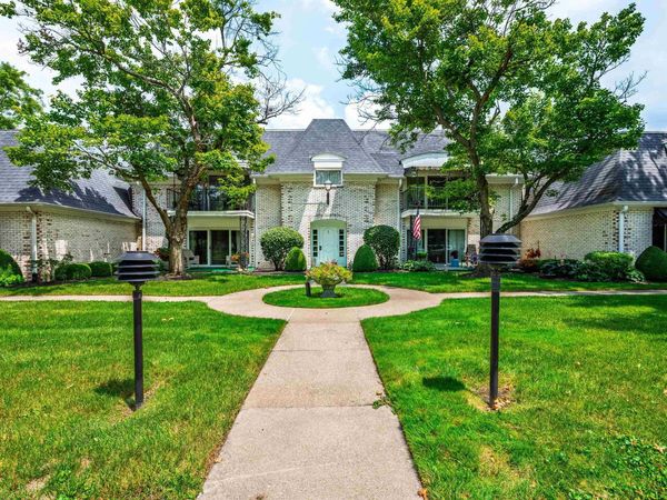 4501 N Wheeling 1-202 Avenue, Unit 1-202, Muncie, IN 47304
