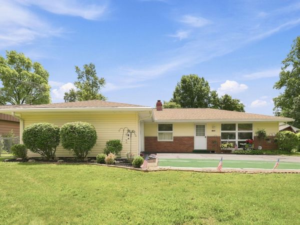 2311 W Surrey Drive, Muncie, IN 47304