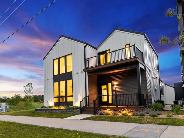 4192 E Lake Vista BOULEVARD, Oak Creek, WI 53154