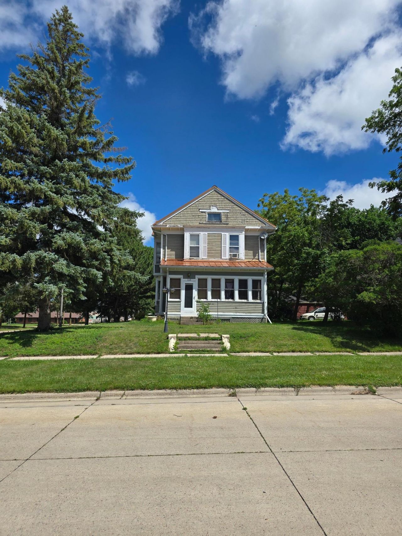 103 4th Street SE, Pipestone, MN 56164