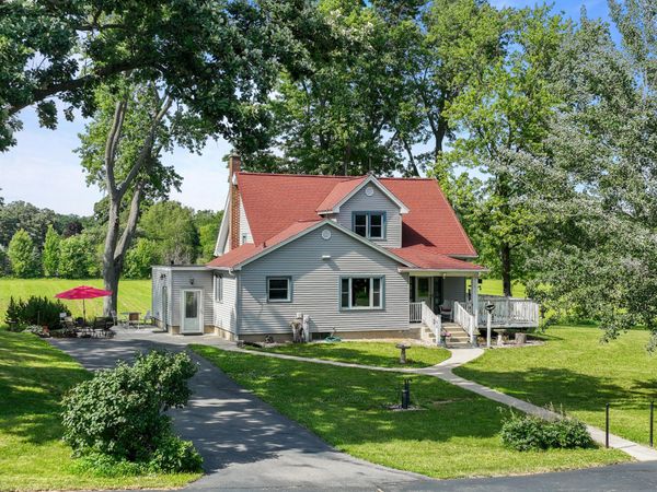 5160 Neumann Ln, Wheatland, WI 53105