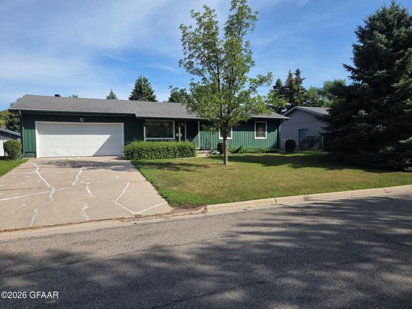 207 CAMPBELL Road , Crookston, MN 56716