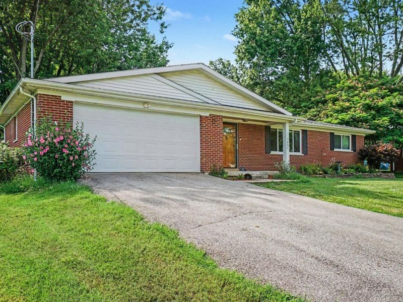 5605 Garrett Drive, Miami Twp, OH 45150 Photo 3