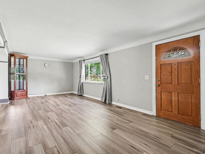 5605 Garrett Drive, Miami Twp, OH 45150 Photo 4