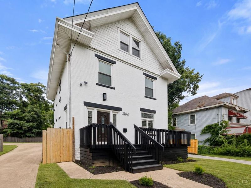 1860 Kinney Avenue, Cincinnati, OH 45207 Photo 3
