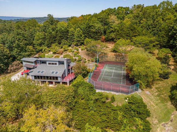 3411 Kings Cove Lane , Chattanooga, TN 37416