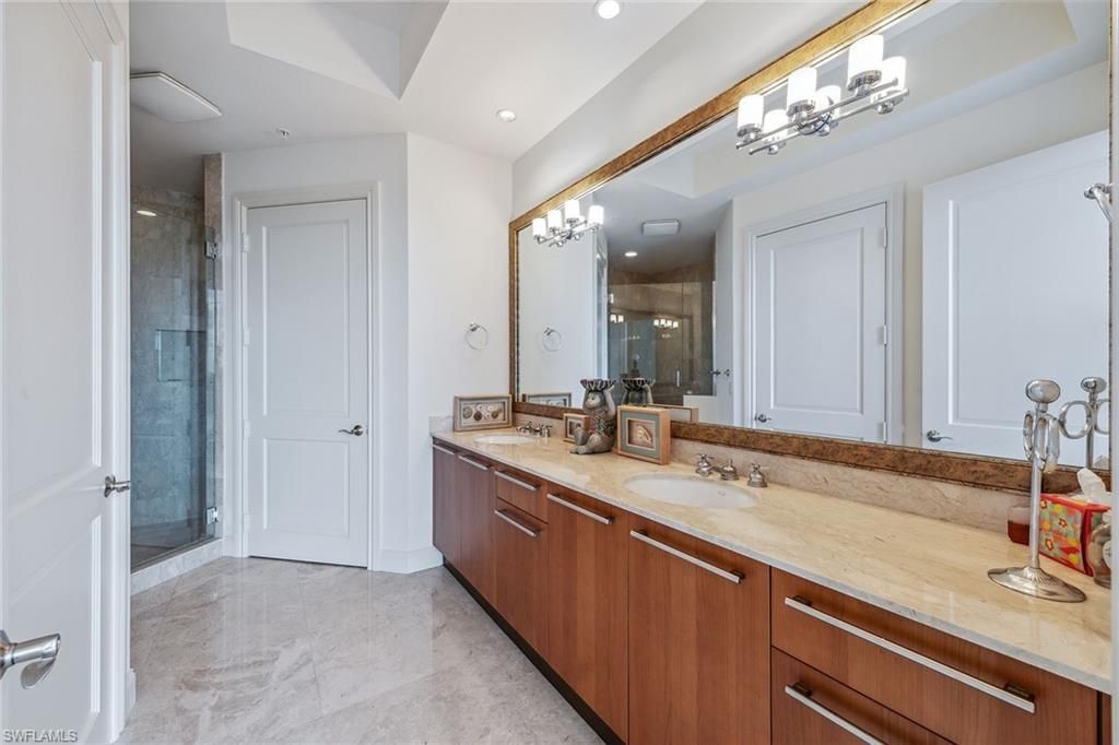 13675 Vanderbilt Dr, Unit 1105, Naples, FL 34110 Photo