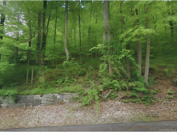 82 Wiccopee Road , Putnam Valley, NY 10579