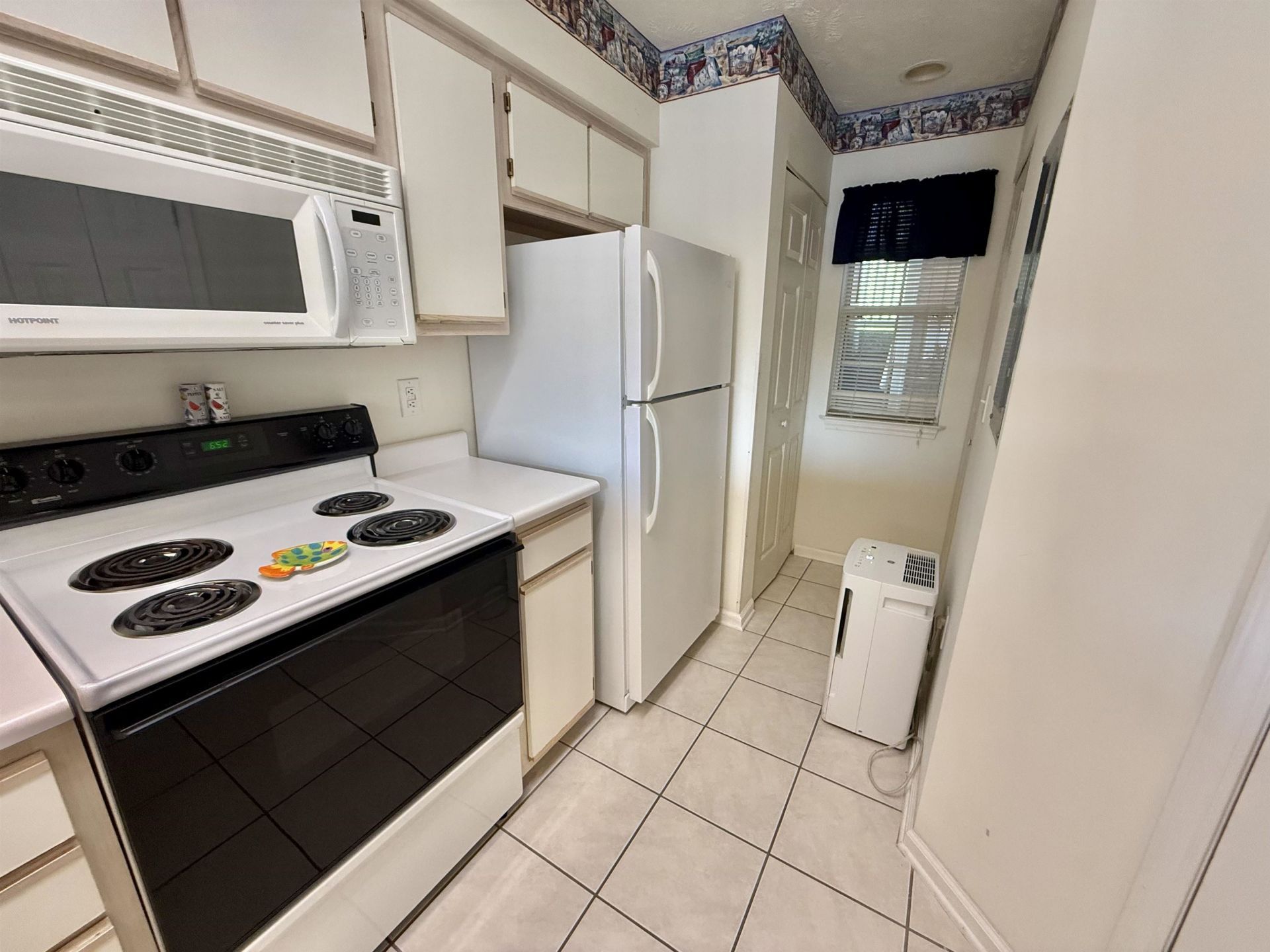 606 Waterway Village Blvd. Photo 5