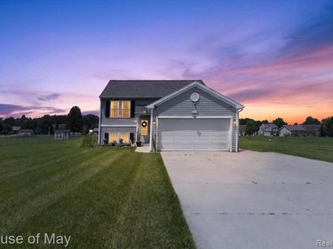 51348 Chardonnay Street, Paw Paw Twp, MI 49079