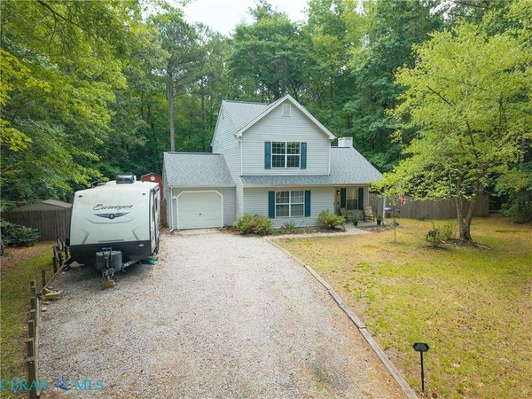 8269 Kitchener Drive , Gloucester, VA 23061