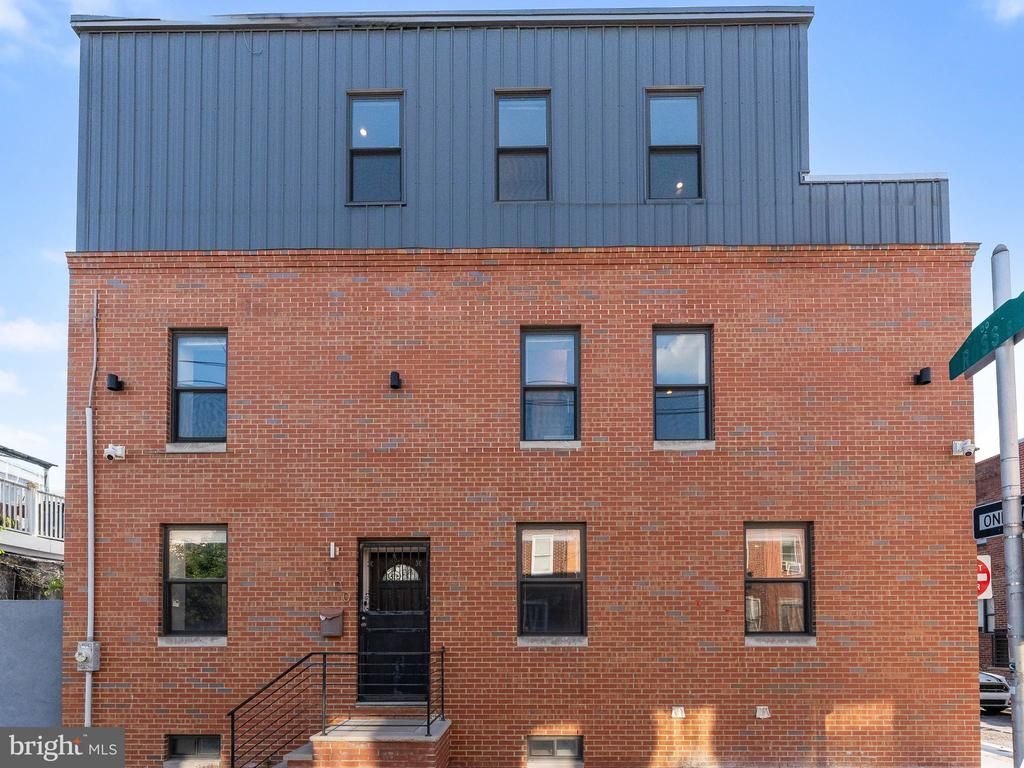 2100 CROSS STREET , PHILADELPHIA, PA 19146