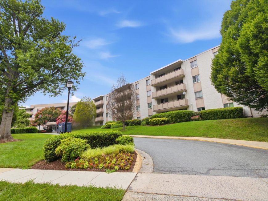 7501 Democracy Boulevard, Unit 339, Bethesda, MD 20817 Main Photo