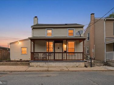 260 W WALNUT STREET, MARIETTA, PA 17547