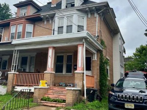 25 DELAWAREVIEW AVENUE , TRENTON, NJ 08618