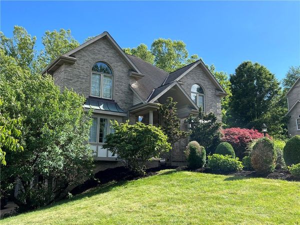 100 Field Club Dr, Mc Kees Rocks, PA 15136