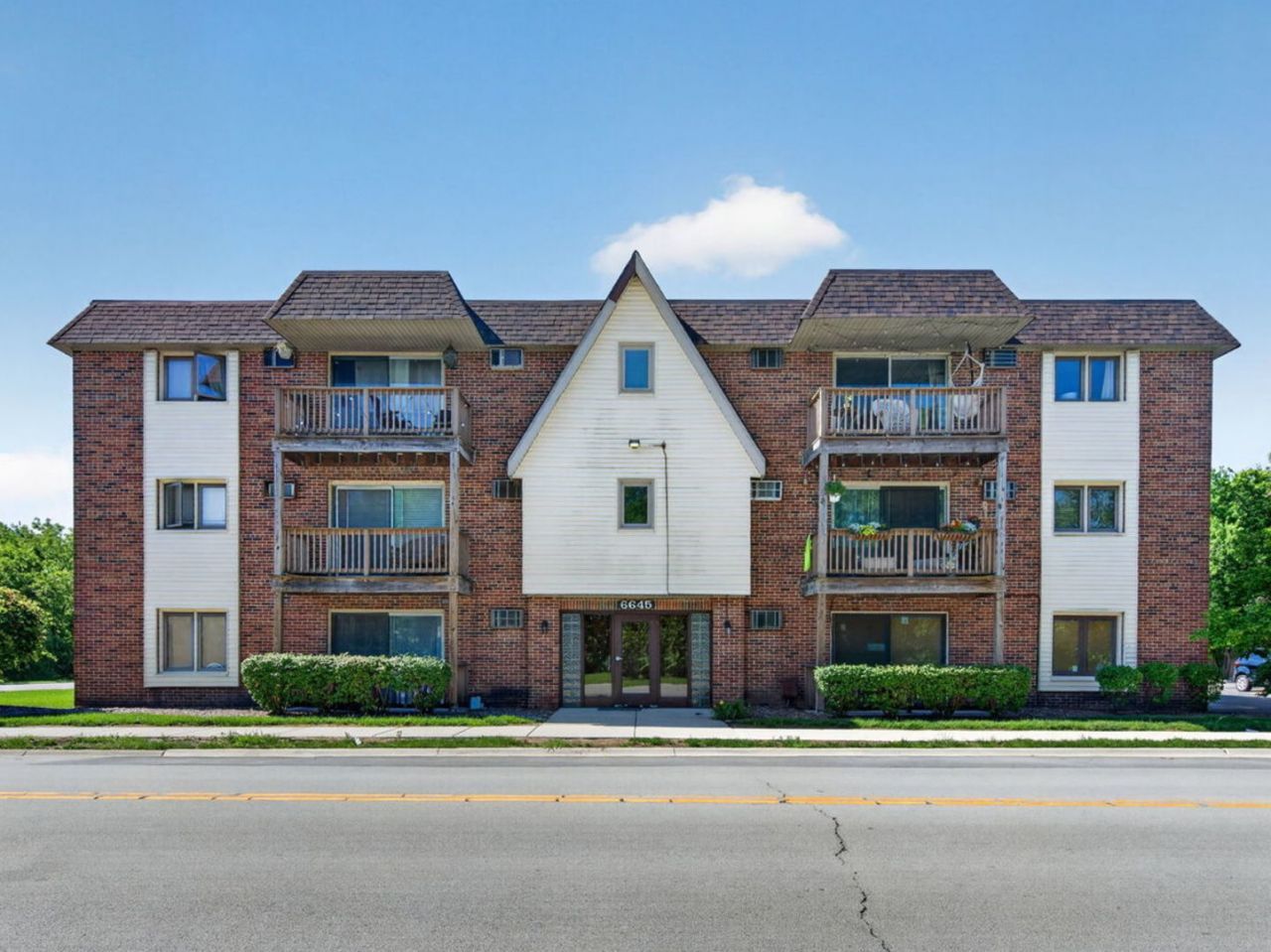 6645 172nd Street, Tinley Park, IL 60477