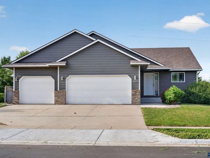 701 Saint Jerome St Harrisburg, SD 57032