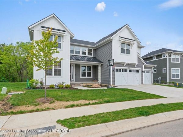 5651 Copper Creek Drive, Haslett, MI 48840