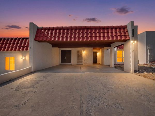 5518 Edie Place NW, Albuquerque, NM 87114