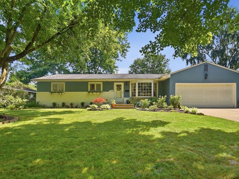671 Overlook Drive, Columbus, OH 43214 Photo 1