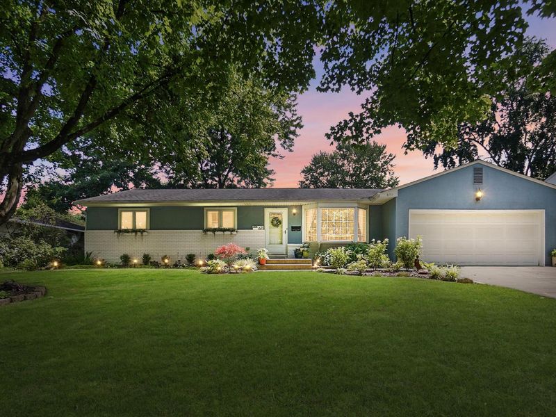 671 Overlook Drive, Columbus, OH 43214 Photo 2