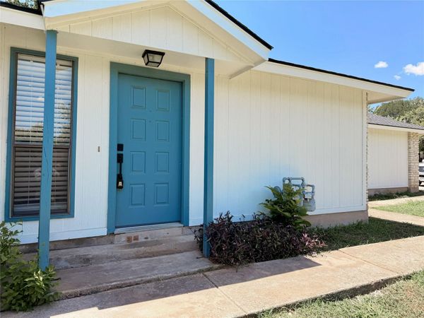 2305 Whitlow CV, Round Rock, TX 78681