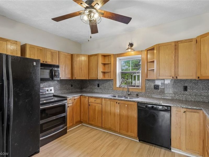 26 E Ashtabula Street, Jefferson, OH 44047 Photo 17