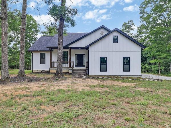528 St Anthony Dr, Jamestown, TN 38556