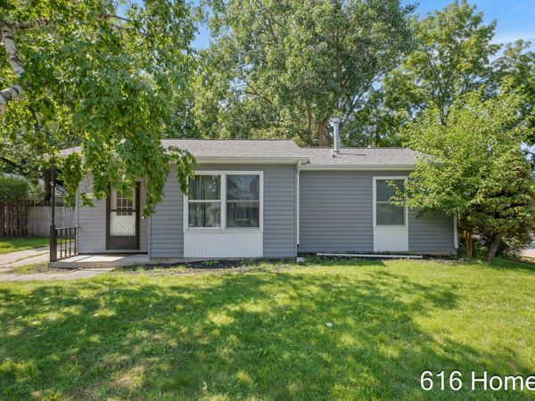 1911 Benjamin Avenue NE, Grand Rapids, MI 49505