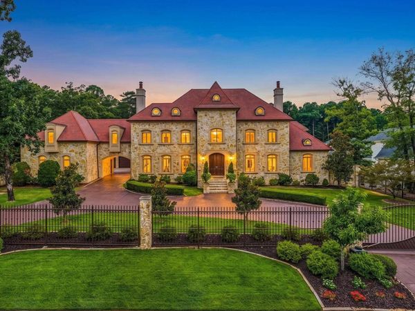 24 Spring Valley Lane, Little Rock, AR 72223