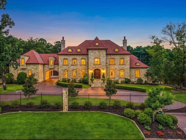 24 Spring Valley Lane, Little Rock, AR 72223