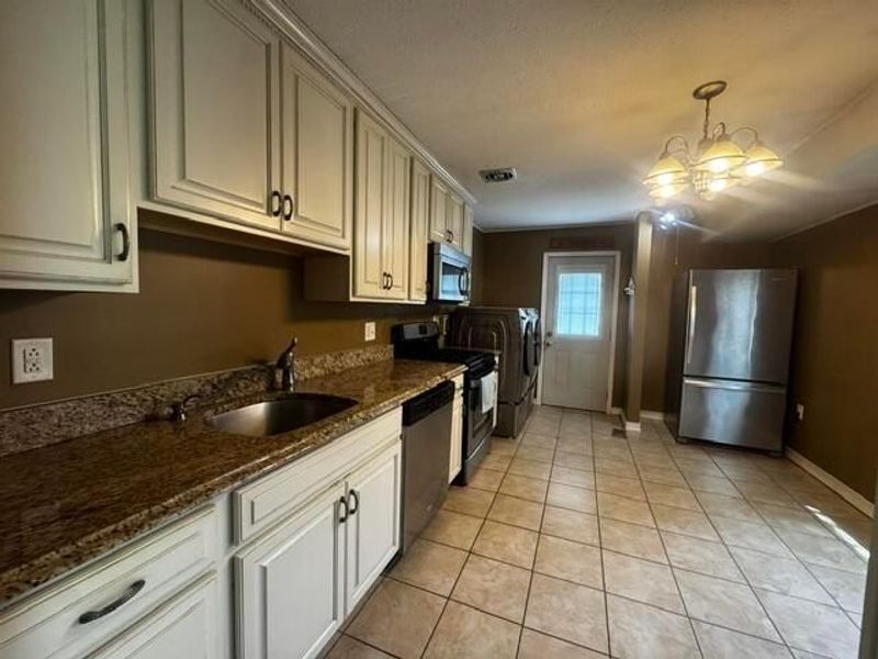 375 Westport Drive, Groveport, OH 43125 Photo 4