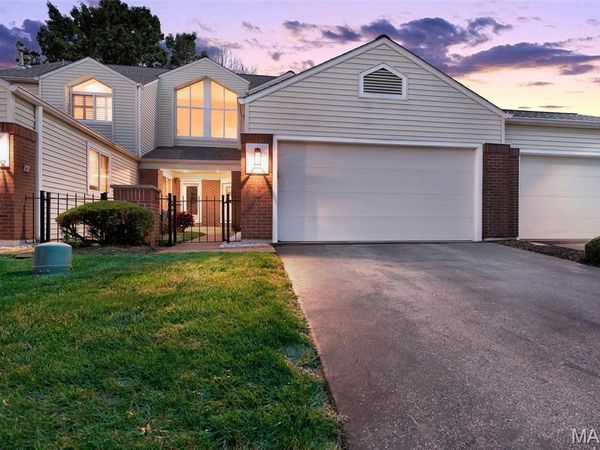1710 Ridgeview Circle Drive, Ballwin, MO 63021