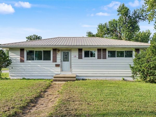 421 Wilson Ave Drive SW, Cedar Rapids, IA 52404