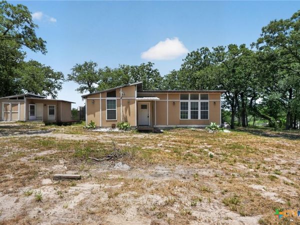 922 Northwood Circle , Rockdale, TX 76567