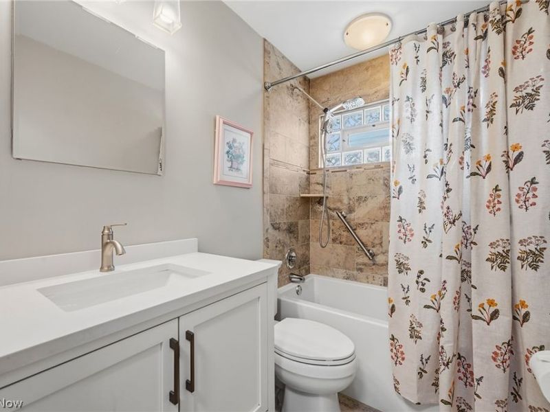 6684 Bonnieview Road, Mayfield Village, OH 44143 Photo 15