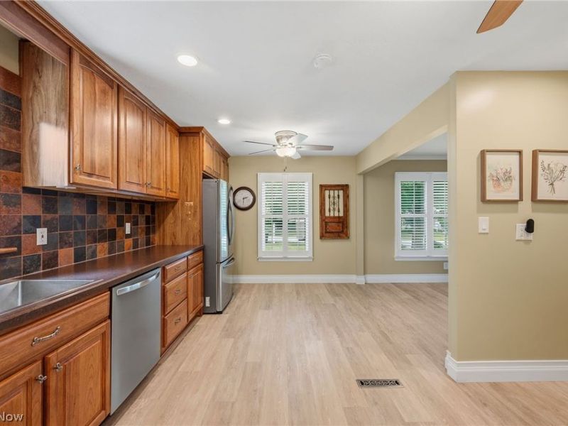 6684 Bonnieview Road, Mayfield Village, OH 44143 Photo 5