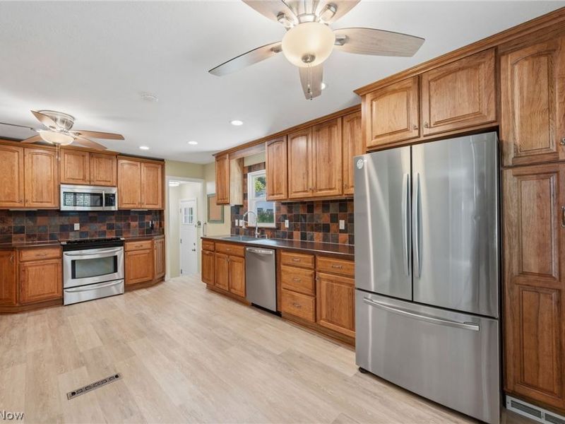6684 Bonnieview Road, Mayfield Village, OH 44143 Photo 8