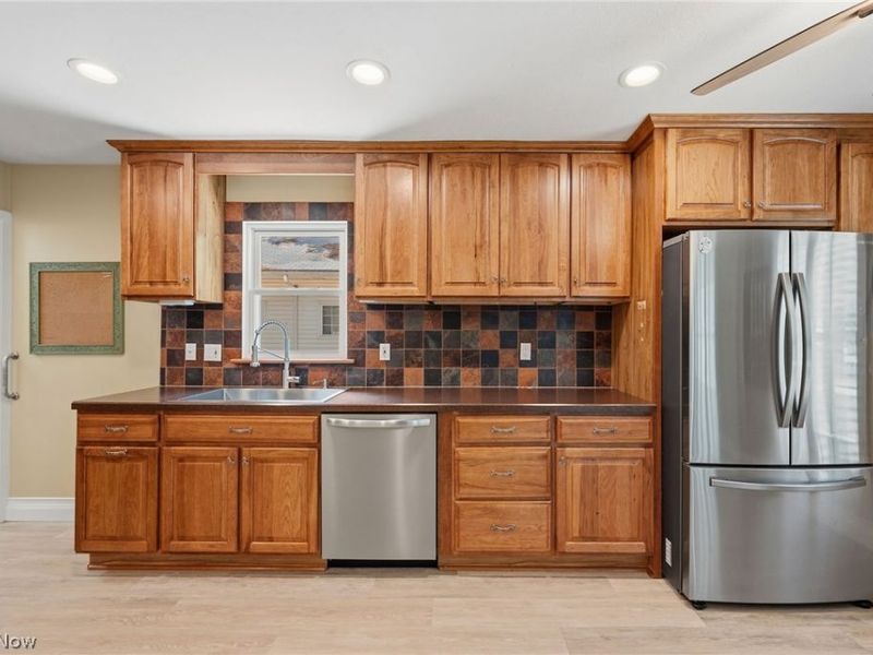 6684 Bonnieview Road, Mayfield Village, OH 44143 Photo 9