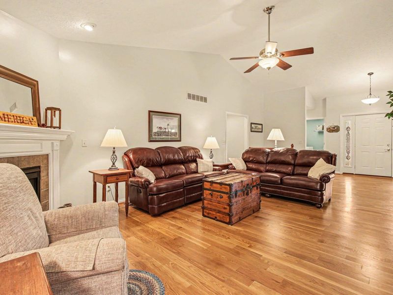 1604 Creekview Drive, Florence, KY 41042 Photo 3