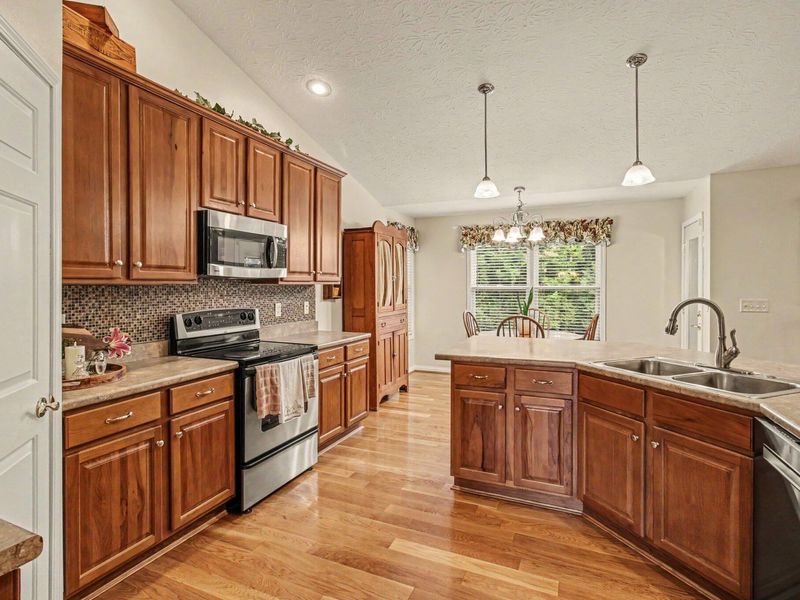 1604 Creekview Drive, Florence, KY 41042 Photo 5