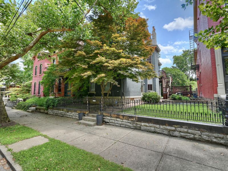 1406 Greenup Street, Covington, KY 41011 Photo 2