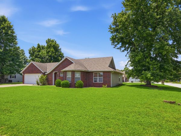 1004 Greenbrook Drive, Neosho, MO 64850