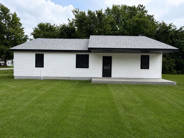 902 Walnut Street , Lamar, MO 64759